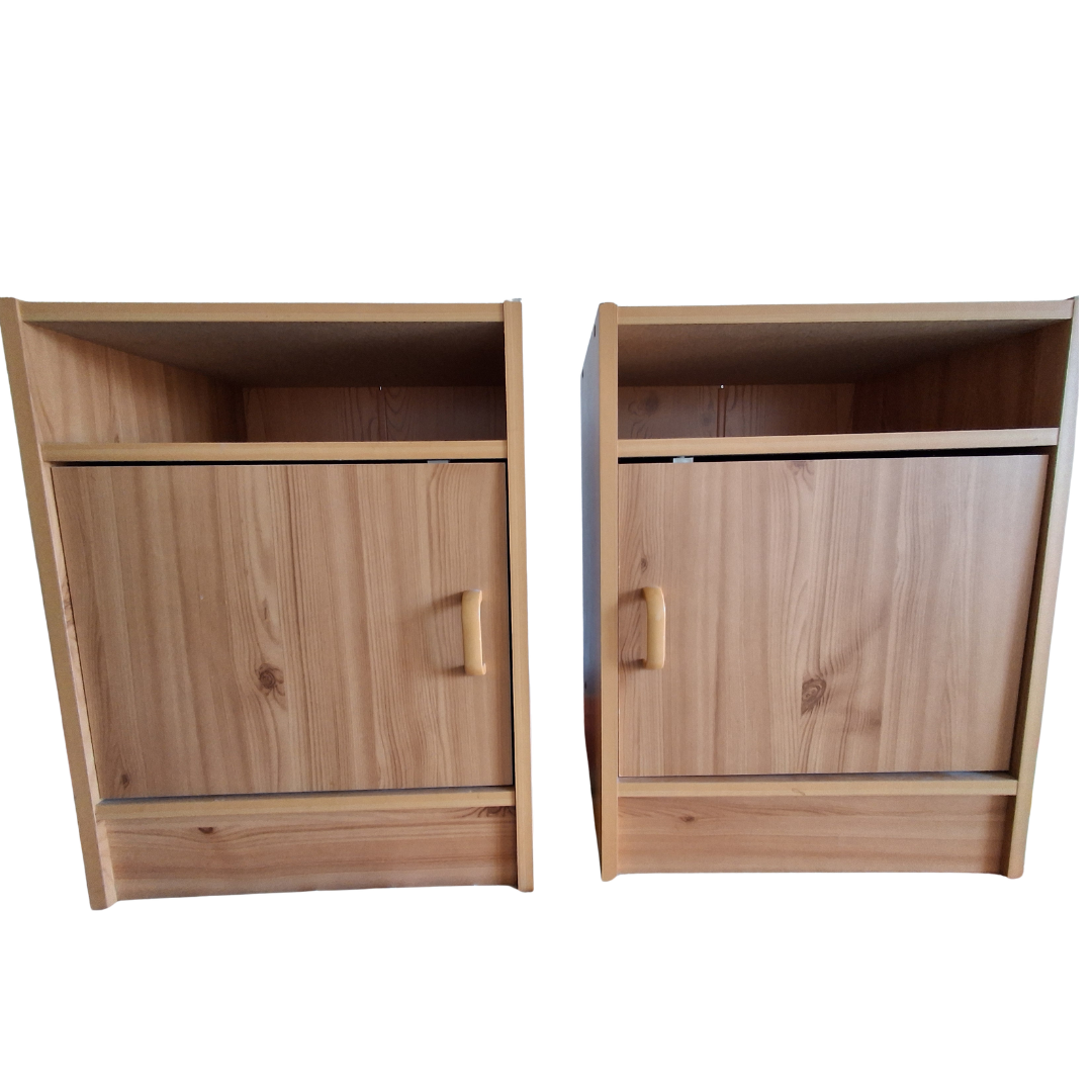 Lot deux tables de chevet