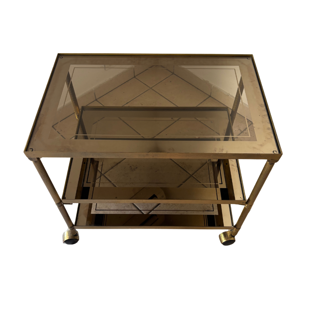 Desserte vitrée sur roulettes