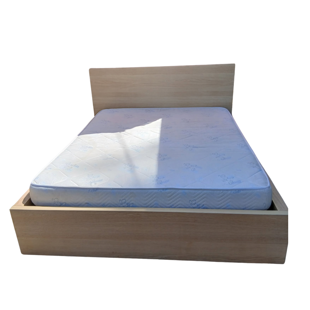 Lit IKEA avec matelas