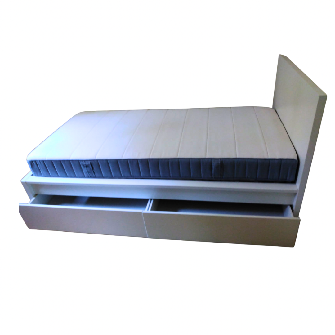 Lit IKEA avec matelas + 2 tiroirs