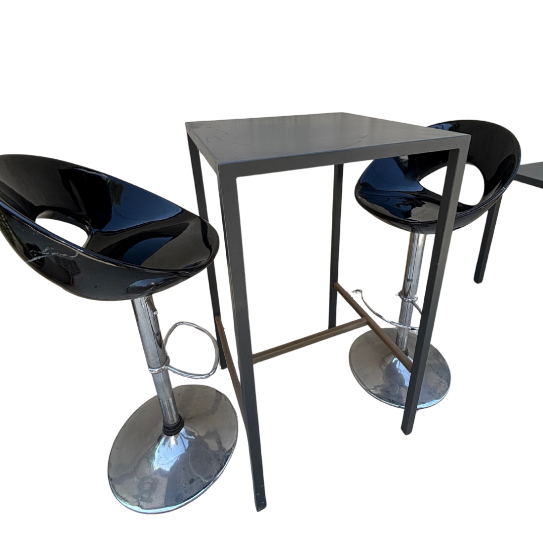 Table haute + 2 chaises de bar
