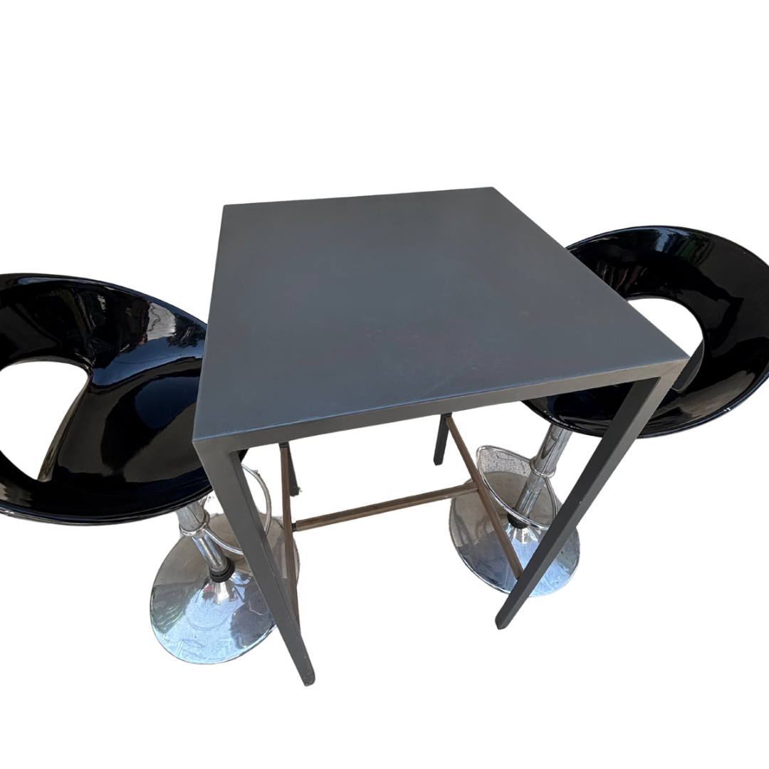 Table haute + 2 chaises de bar