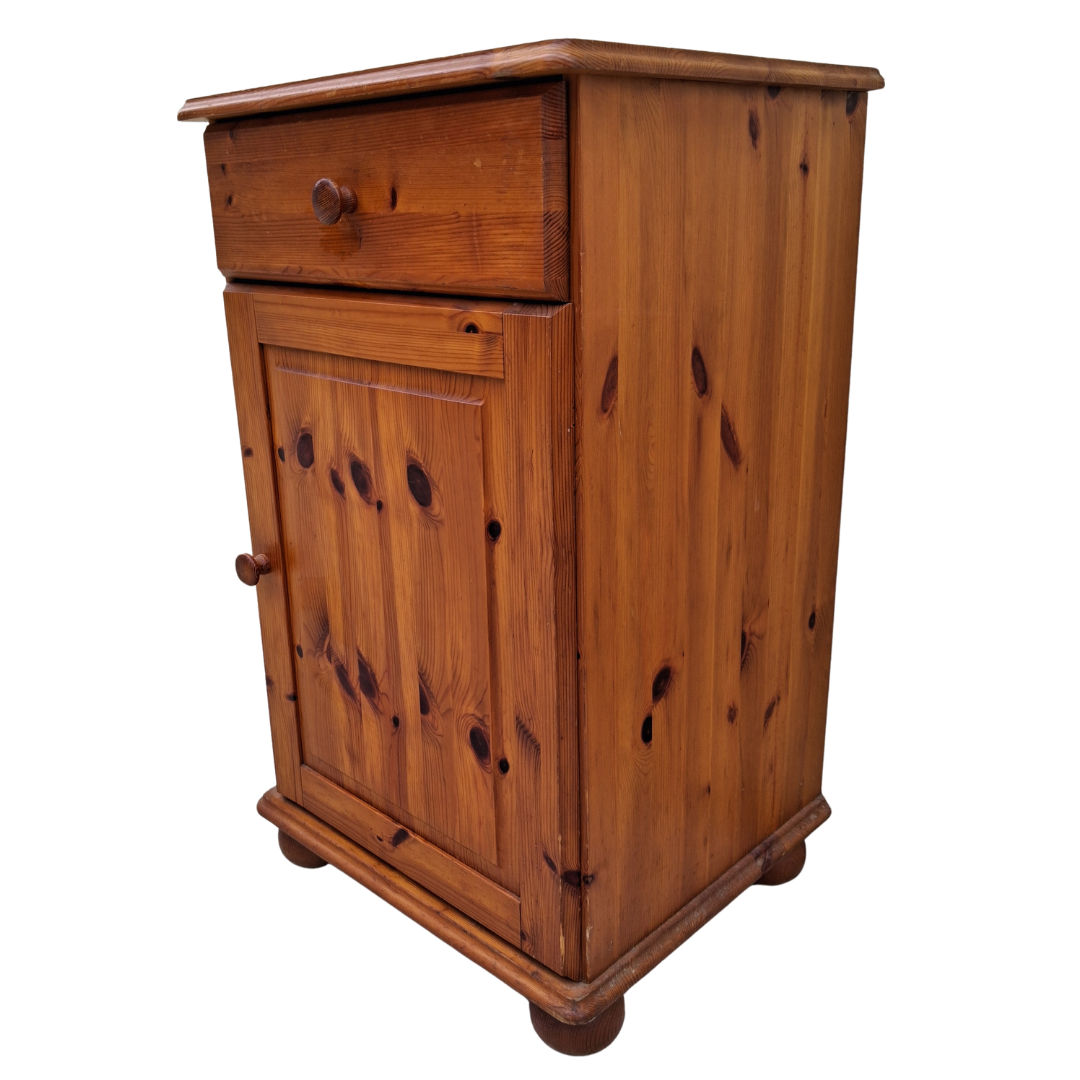Meuble d'appoint en pin