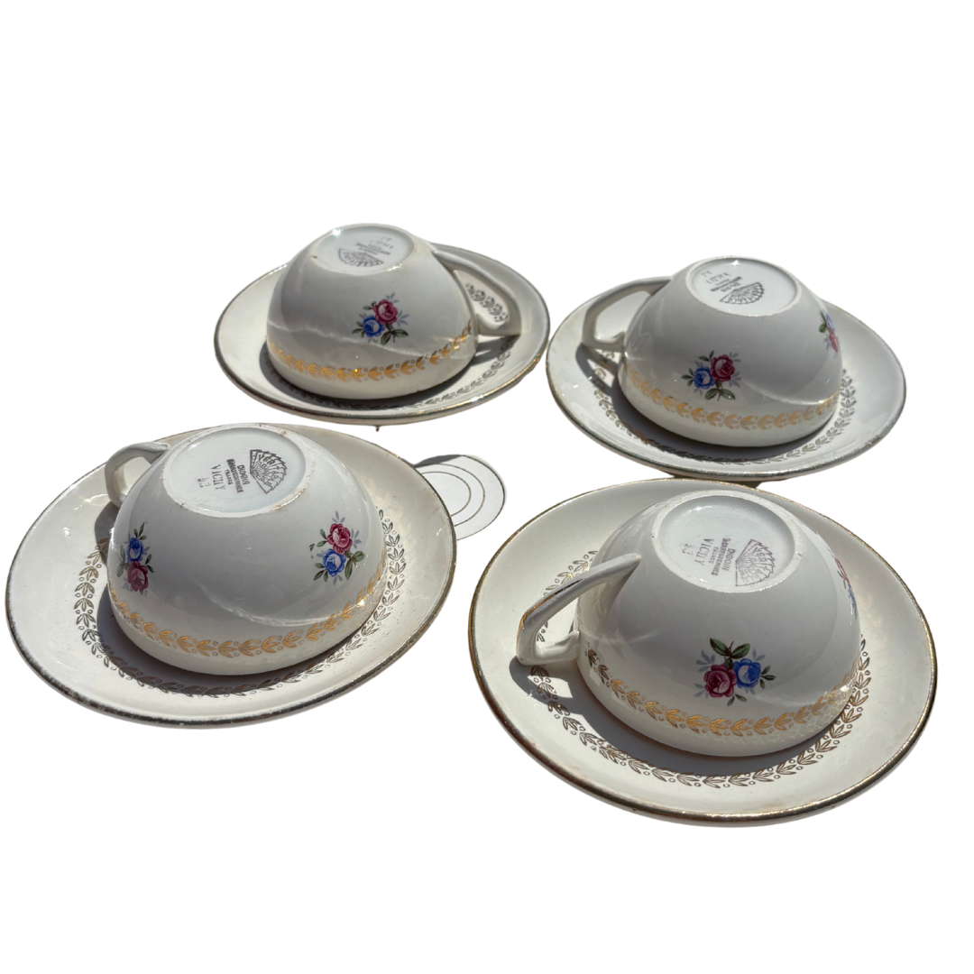 Tasses en porcelaine