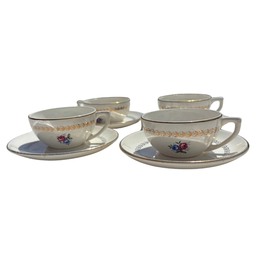 Tasses en porcelaine