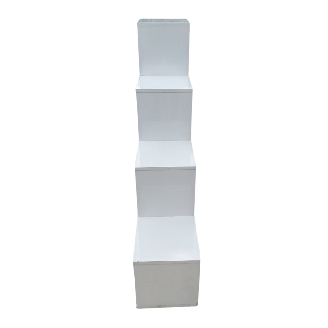 Étagère escalier blanche