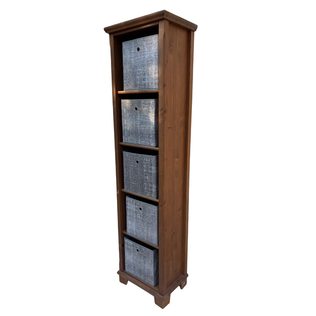 Étagère en bois avec panières de rangement