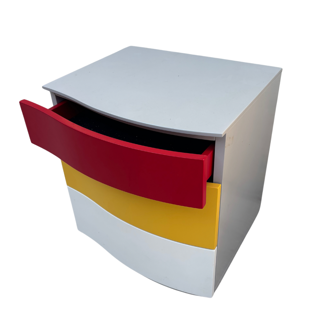 Table de nuit 3 tiroirs colorés