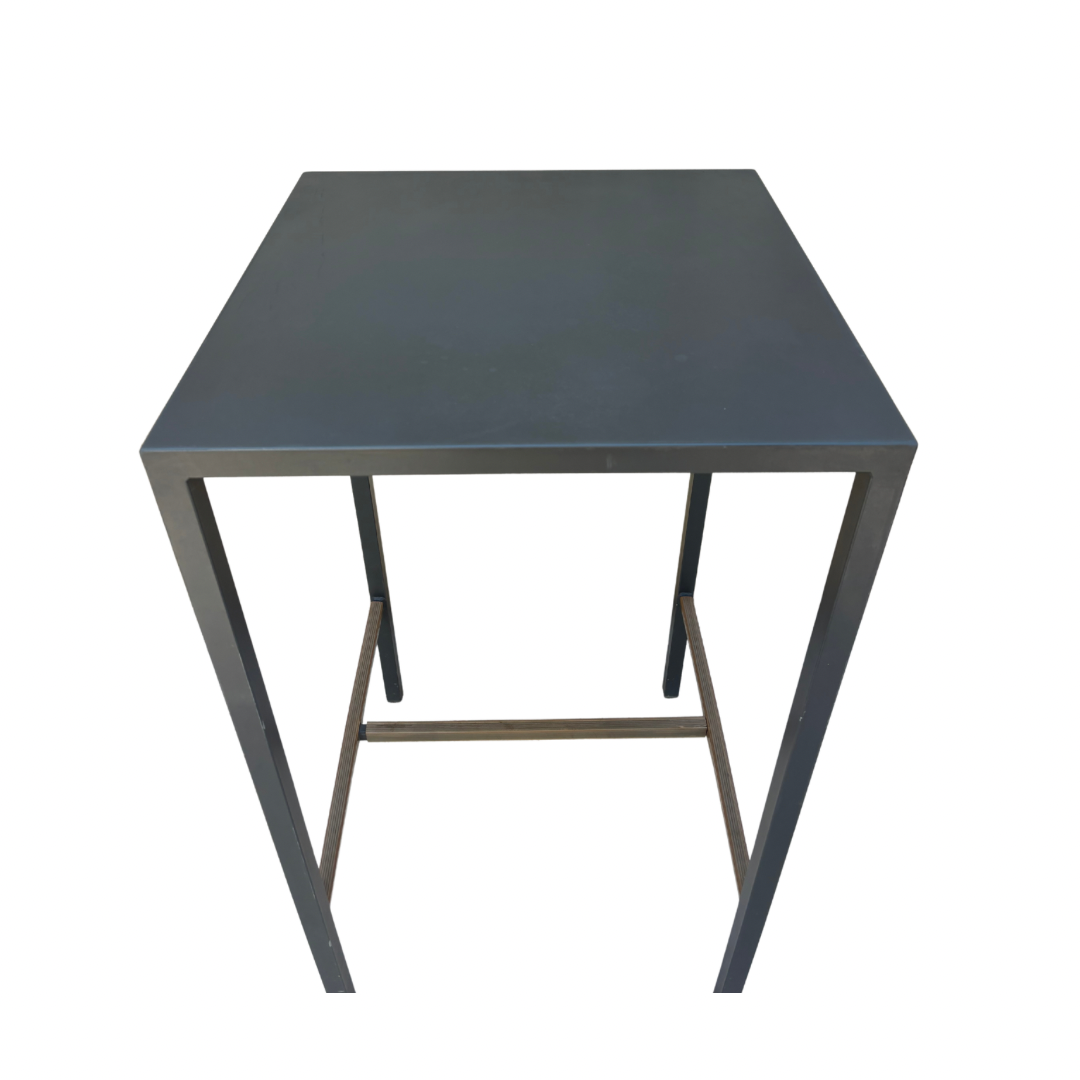 Table haute en fer