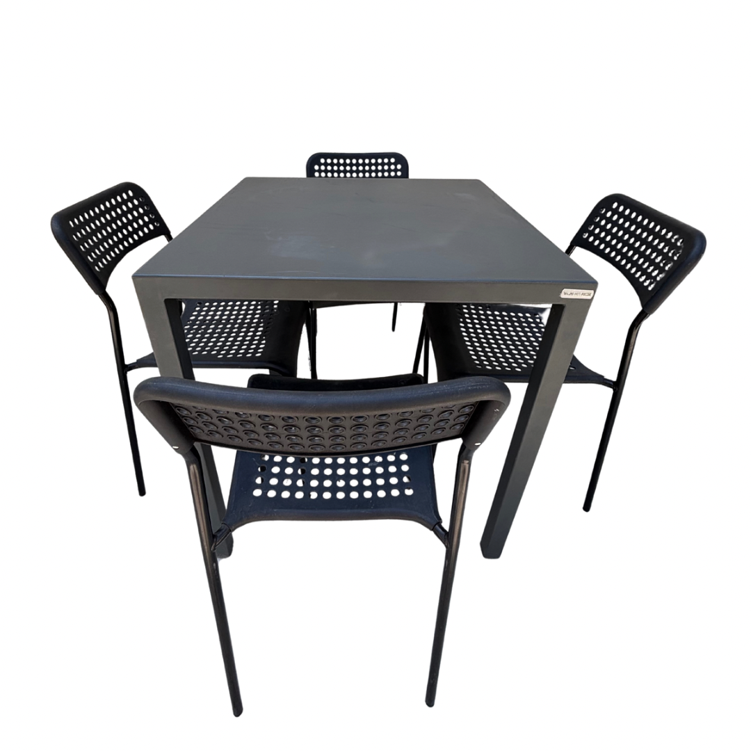 Table à manger + 4 Chaises